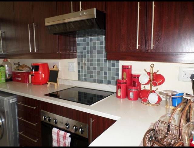 2 BEDROOM APARTMENT FOR SALE IN GREENSTONE HILL